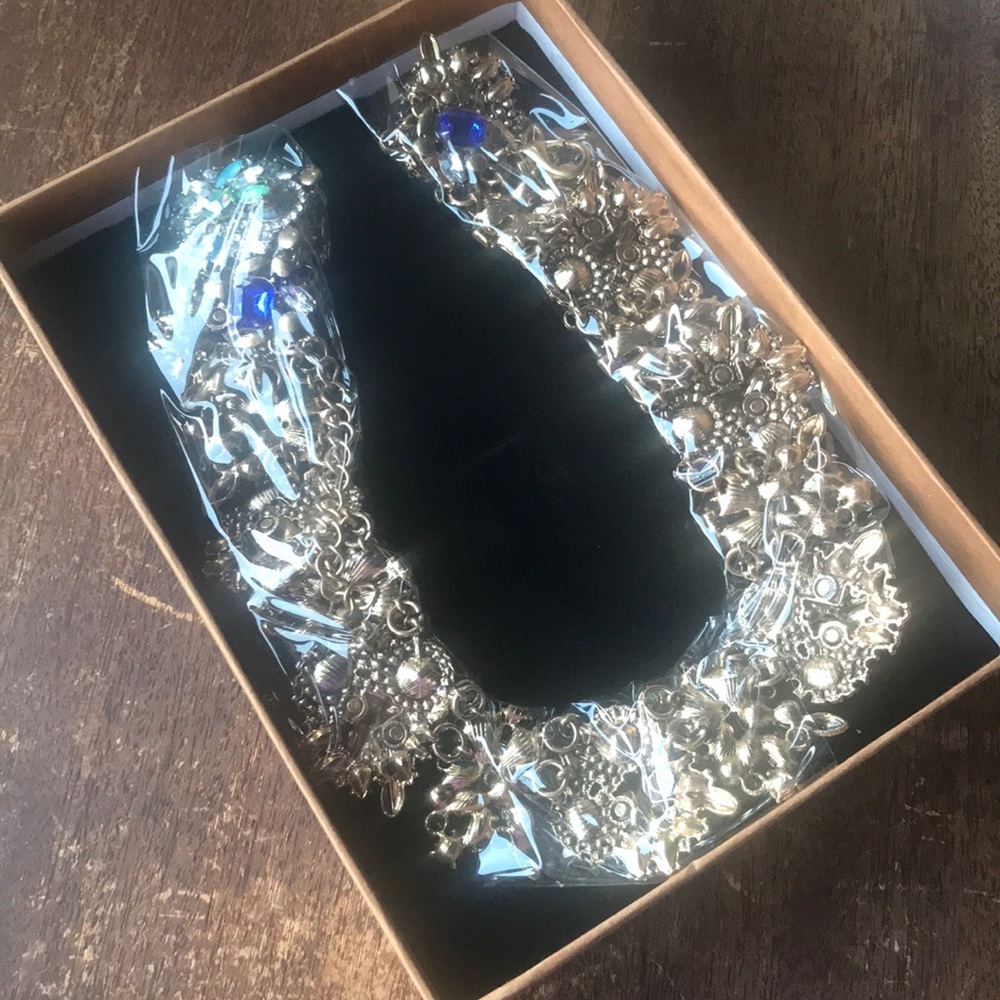 Statement Necklace - Picture 6 of 7